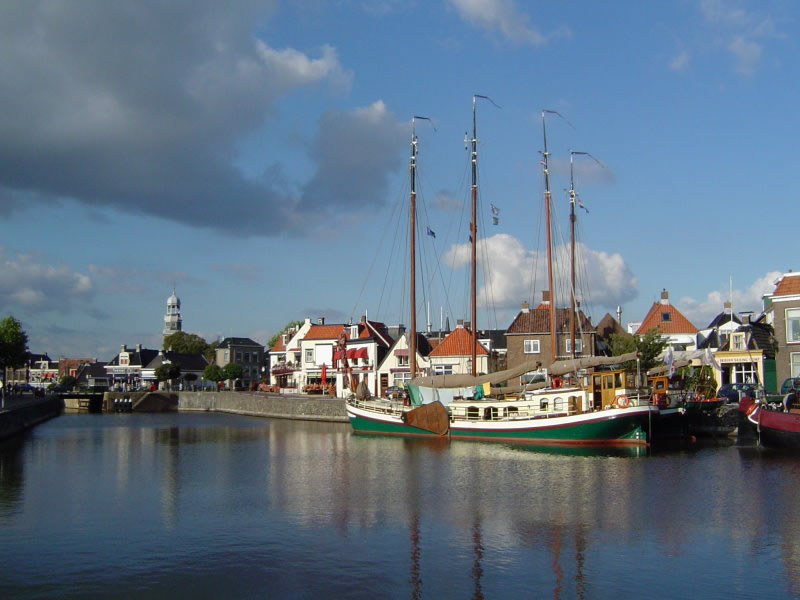 De Hoop en Stella Frisia in de haven van Lemmer
